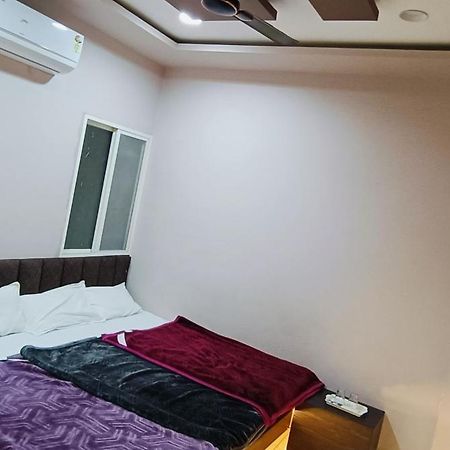 Hotel Rainbow Ujjain Buitenkant foto